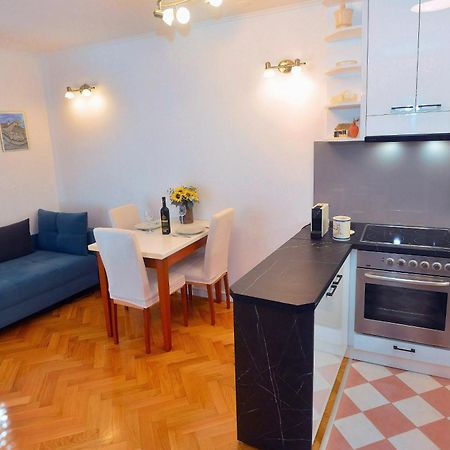 One Bedroom Apartment Terrace Parking Split Eksteriør billede